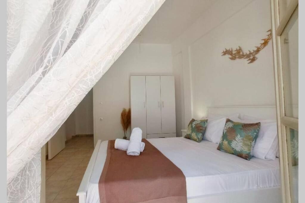 Sonia'S Luxury Apartment With Jacuzzi Kamilari Luaran gambar