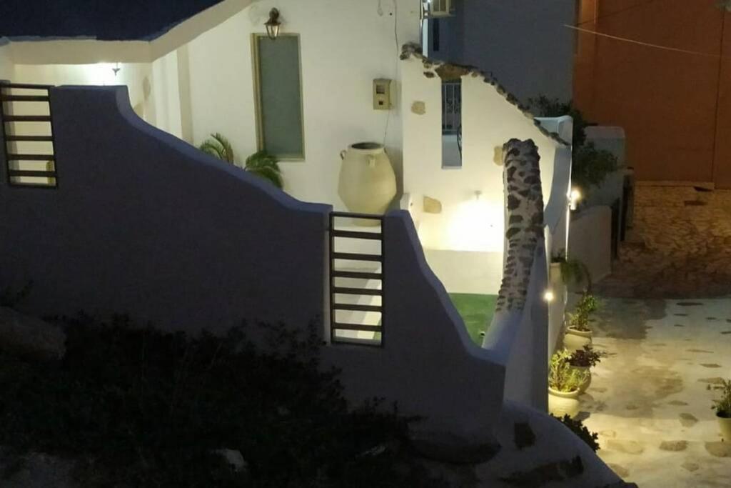 Sonia'S Luxury Apartment With Jacuzzi Kamilari Luaran gambar