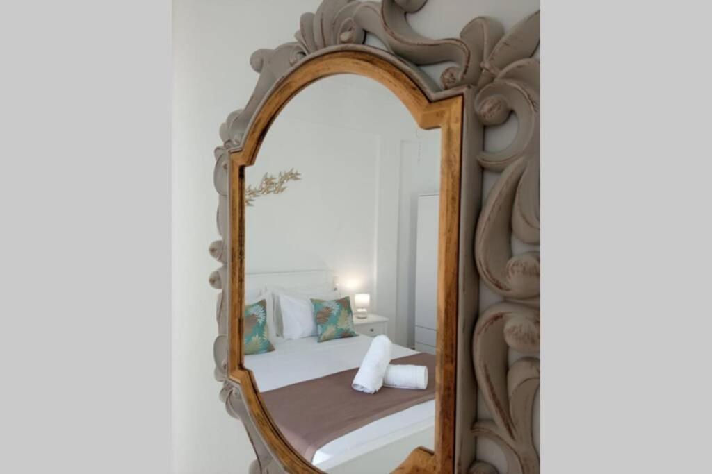 Sonia'S Luxury Apartment With Jacuzzi Kamilari Luaran gambar