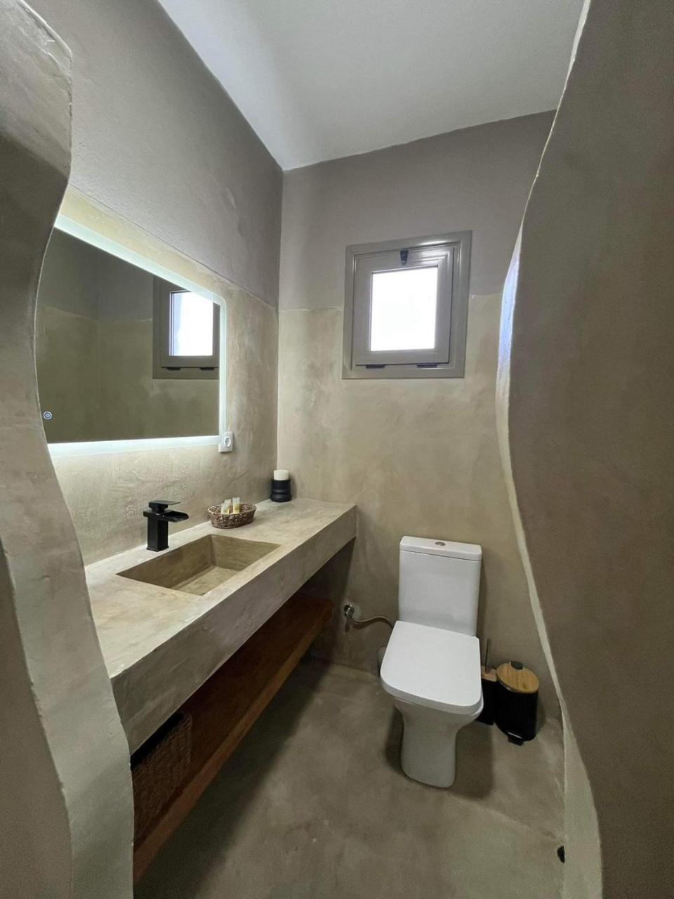 Sonia'S Luxury Apartment With Jacuzzi Kamilari Luaran gambar