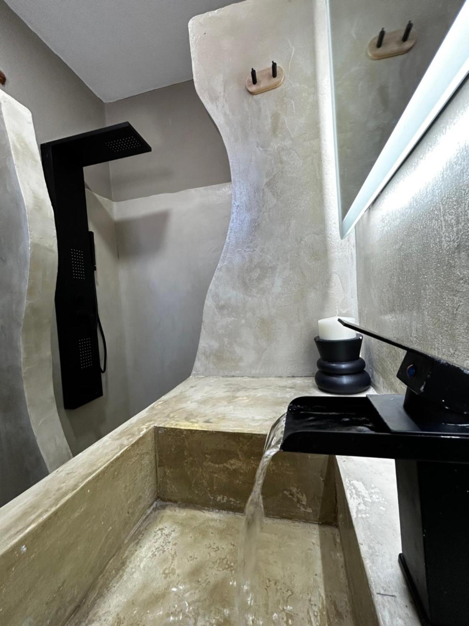 Sonia'S Luxury Apartment With Jacuzzi Kamilari Luaran gambar