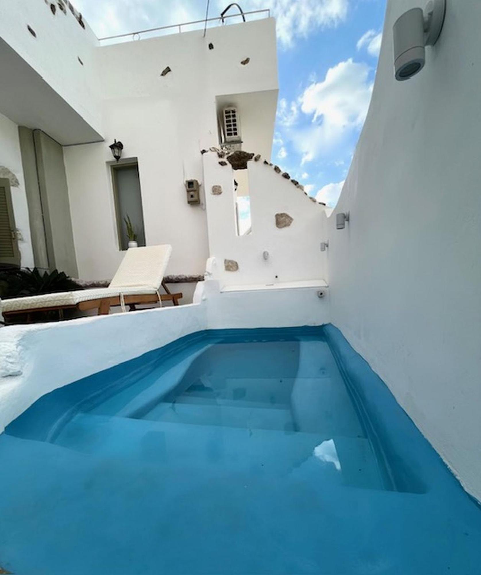 Sonia'S Luxury Apartment With Jacuzzi Kamilari Luaran gambar